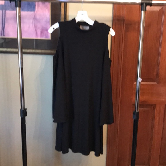 Black cold should lbd with mock neckline - Picture 1 of 4